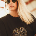 Bu canlı ve temel Big skull o yaka tshirt, şıklığı ve rahatlığı bir araya getiriyor. Özel olarak tasarlanmış olan bu t-shirt, herhangi bir stil için mükemmel bir tamamlayıcıdır. Hem erkekler hem de kadınlar için uygundur ve farklı beden seçenekleri mevcuttur.